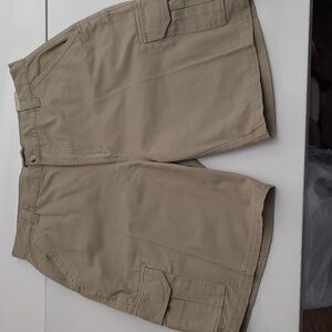 Highland Outfitters Cargo Shorts - Men's Size 38 - NWT